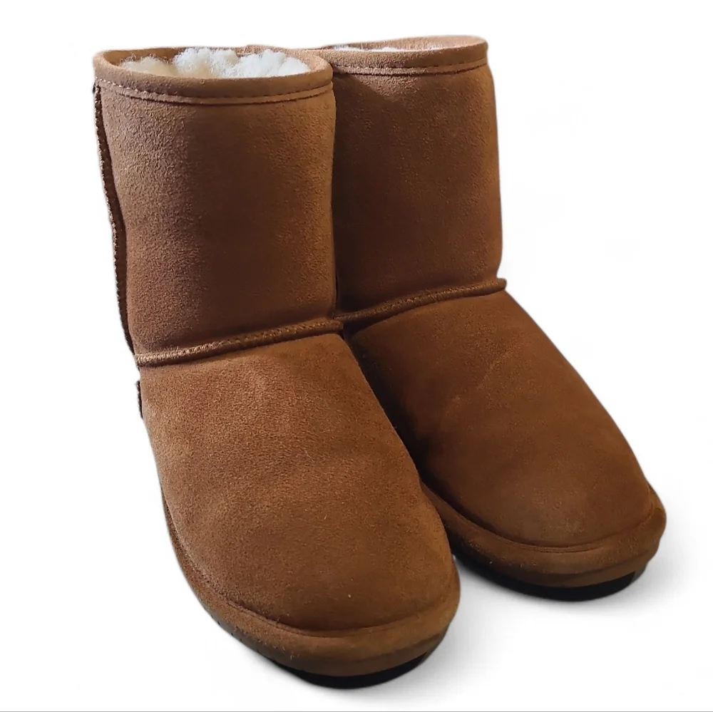 Bearpaw Emma Sheepskin Suede Short Boots Chestnut Youth 5 Wide Women's 6.5 Wide
